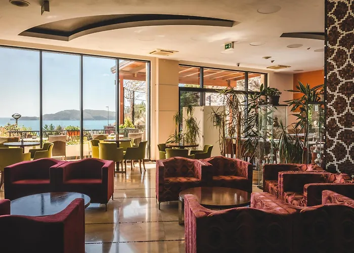 Sveti Stefan hotels near Embankment Becici