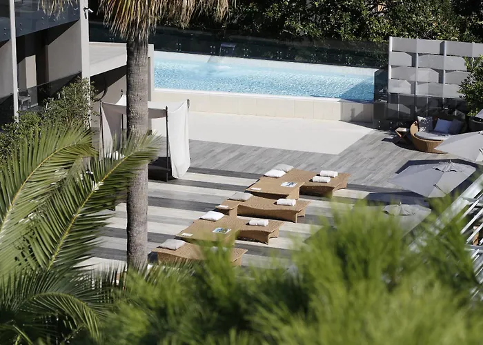 Herceg Novi hotels near Negoshev Street