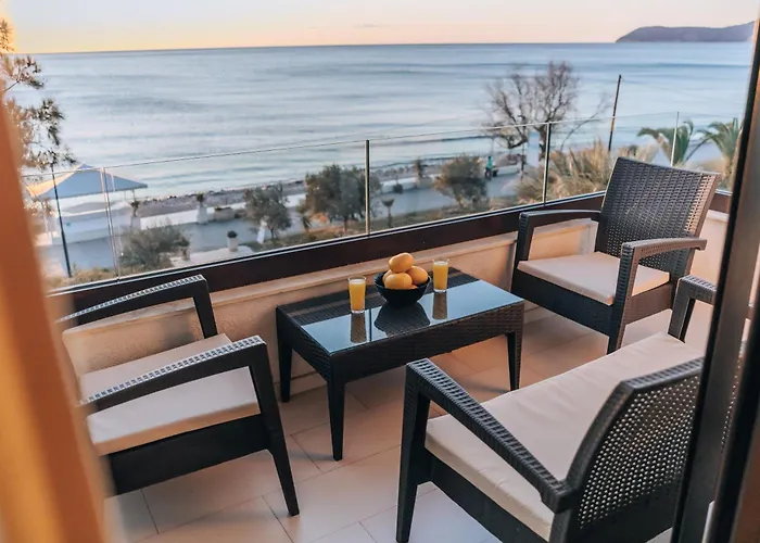 Bar Hotels With Amazing Views