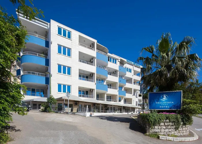 Budva Hotels With Jacuzzi in Room near Statua Ballerina