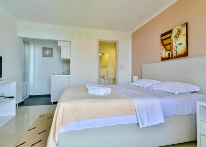 Sveti Stefan hotels near Layered Rocks of Rafailovici