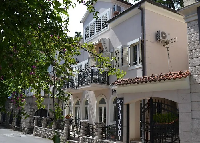 Herceg Novi hotels near Monument to The King Tvrtko I